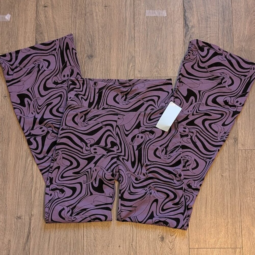 🖤💜 Nightmare Before Christmas Bootcut Leggings- S — Zero Dog Print (NWT) 💜🖤